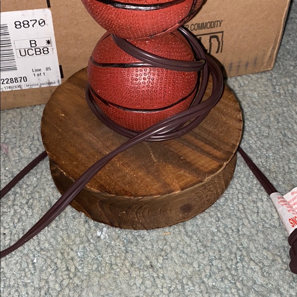 Lamp - Picture 2 of 4